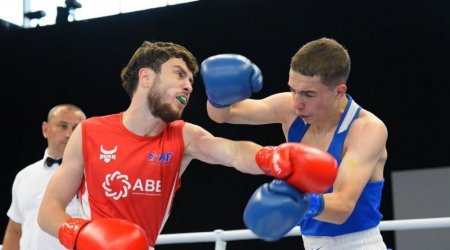 Azərbaycan boksçusu Yekaterinburq şəhərində yarımfinala yüksəldi - FOTO