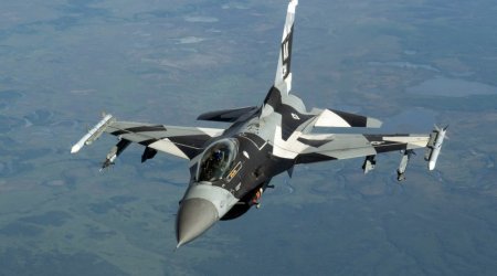 Ukraynalı pilotlar F-16 qırıcıları ilə təlim keçmək üçün Danimarkaya gedib