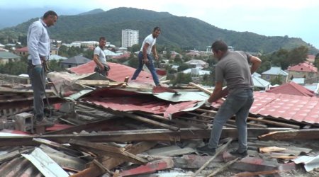 Balakəndə güclü külək və dolunun yaratdığı FƏSADLAR – FOTO  