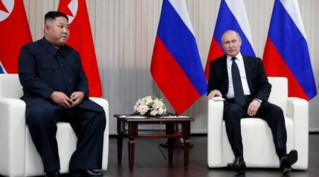 Putin Kim Çen İn ilə danışıqlara başladı - VİDEO