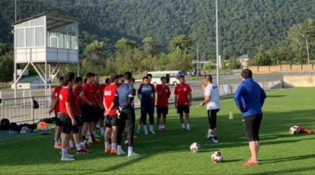 Türkmənistanlı futbolçu Azərbaycan klublarının HƏDƏFİNDƏ 