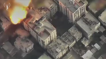 İsrail ordusu HƏMAS qüvvələrinin yerləşdiyi binalara zərbələr ENDİRİR - VİDEO 