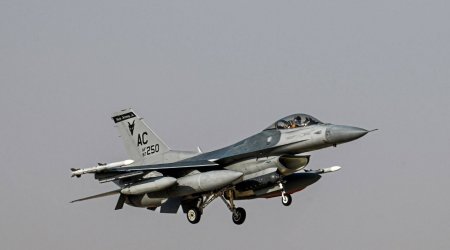 ABŞ hərbi gücünü göstərmək üçün Qəzzaya F-16-lardan ibarət eskadrilya göndərib - FOTO 