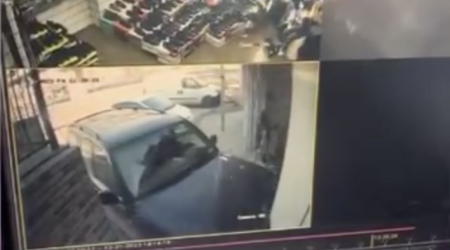 Paytaxtda avtomobil mağazaya çırpıldı - ANBAAN VİDEO 