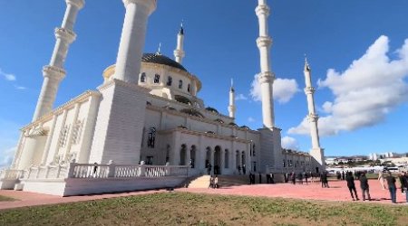 Şimali Kiprin ən böyük məscidi açılıb - VİDEO 
