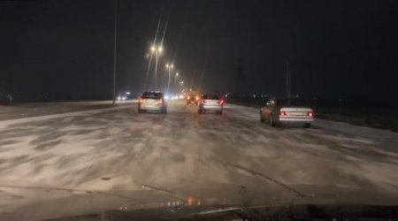Bakı-Sumqayıt yolunda yol buz bağladı - VİDEO