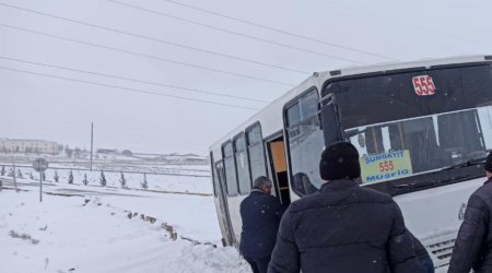 Bakı-Şamaxı yolunda avtobus qəzaya düşdü - FOTO