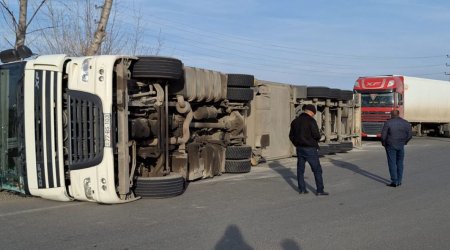 Ağstafada TIR AŞDI - FOTO