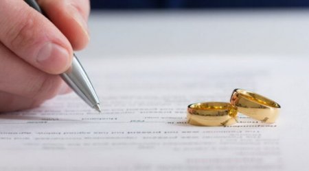 Evlənənlər azalıb, boşananlar artıb - STATİSTİKA 
