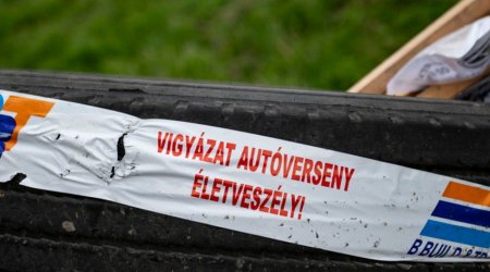 Macarıstanda ralli avtomobili tamaşaçılara çırpıldı - 4 ölü, 8 yaralı var