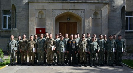 Təkmilləşdirmə kursunu bitirən zabitlərə sertifikatlar təqdim edilib - FOTO