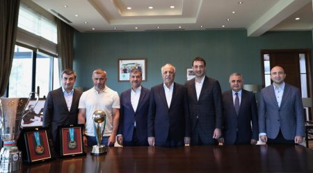 “Qarabağ”ın fəxri prezidenti klubun üzvləri ilə görüşdü