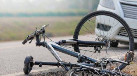 Kürdəmirdə velosipedçini avtomobil vurdu