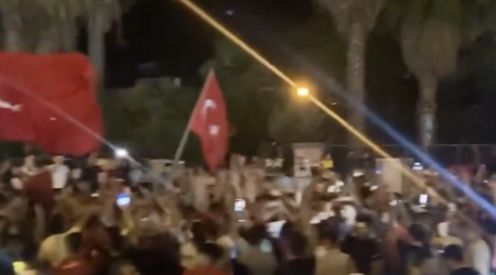 Türkiyənin bir neçə vilayətində ETİRAZLAR BAŞLADI: “Ölkədə qaçqın istəmirik!” - VİDEO