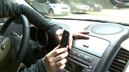 Qəza zamanı avtomobili saxlayıb hadisəni telefonla çəkən sürücülərə MÜRACİƏT