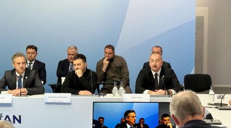 İlham Əliyev Avropa Siyasi Birliyinin 4-cü sammitində 12 ölkə və təşkilat lideri ilə görüşüb - FOTO