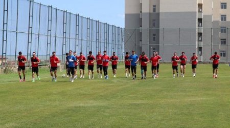 “Araz-Naxçıvan” “Qarabağ”la oyuna 1 itki ilə hazırlaşır