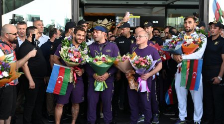 Qızıl medal qazanan cüdoçularımız Vətənə döndülər - FOTO-VİDEO