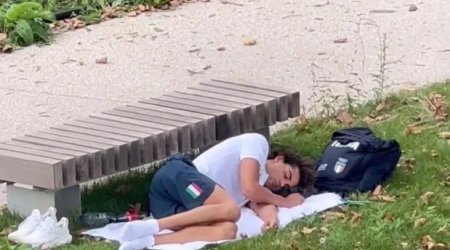 Paris-2024: Şəraitdən narazı Olimpiya mükafatçısı parkda yatdı