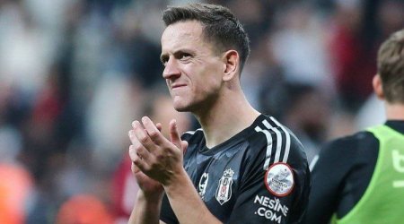 “Beşiktaş” futbolçusunu icarəyə verdi