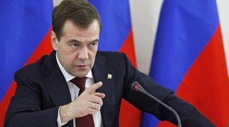 Medvedev: Nüvə münaqişəsi heç kimə lazım deyil”