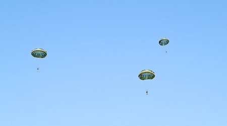 Azərbaycanda FACİƏ: Paraşütçü yerə çırpılaraq HƏLAK OLDU