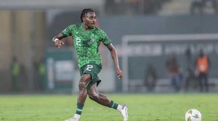 Nigeriyalı futbolçu: "15 saatdır hava limanında ilişib qalmışıq..."