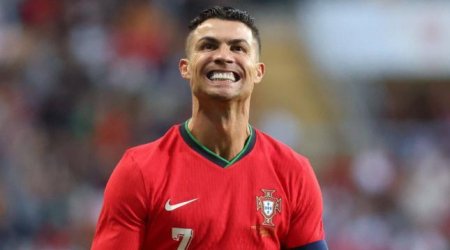 Ronaldo xüsusi saatı ilə gündəmdə - FOTO