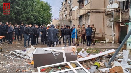 Gəncədə yaşayış binasında PARTLAYIŞ – Ölənlər var – FOTO/VİDEO