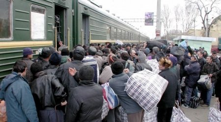 Medvedevdən miqrantlarla bağlı XƏBƏRDARLIQ – Rusiyadakı soydaşlarımızı NƏ GÖZLƏYİR?