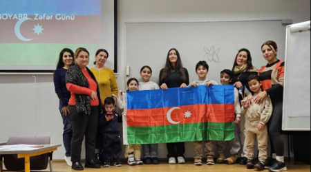 Azərbaycan Həftəsonu Məktəbində Zəfər və Bayraq günlərinə həsr olunmuş tədbir keçirildi