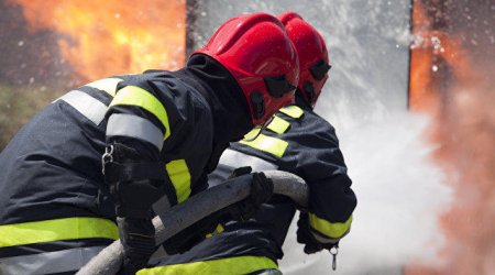 Bakıda yeddimərtəbəli binada yanğın oldu, 33 sakin TƏXLİYƏ OLUNDU