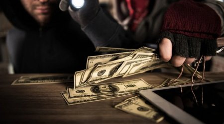 Bakıda bir nəfərin 251 min dolları ələ keçirildi – SAXLANILAN VAR 
