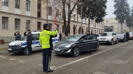 Təyyarə qəzası qurbanları Xankəndidə bir dəqiqəlik sükutla anıldı - FOTO