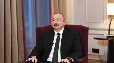 İlham Əliyev kubalı həmkarını təbrik etdi