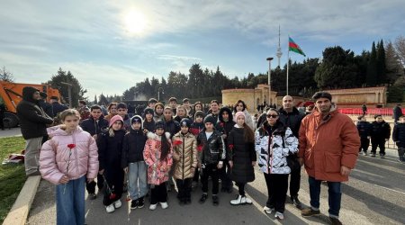 Gimnastika Məktəbinin kollektivi Şəhidlər Xiyabanını ziyarət etdi - FOTO/VİDEO