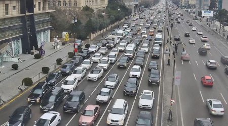 Bakı yeni həftəyə tıxacla başladı