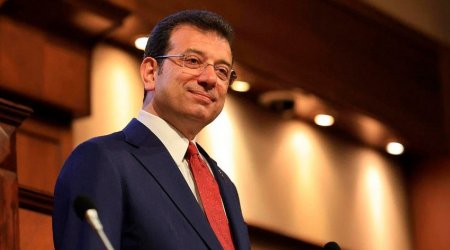 İstanbulun meri və daha iki bələdiyyə sədri vəzifələrindən uzaqlaşdırıldı