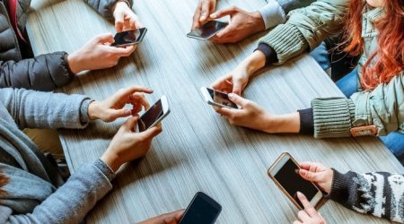 Yeniyetmələri gözləyən TƏHLÜKƏ: Övladınızı necə qoruya bilərsiniz?