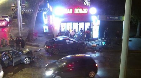 Binəqədidə ağır QƏZA – İşıqfor yararsız hala düşdü – FOTO