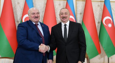 Lukaşenko İlham Əliyevi TƏBRİK ETDİ