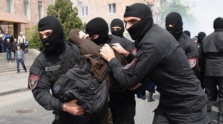 Ermənistanda kütləvi HƏBSLƏR - 12 müxalifətçi saxlanıldı