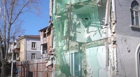 Daha bir tikinti şirkəti sakinlər evdə olarkən mənzilləri SÖKÜR? – İDDİA/VİDEO