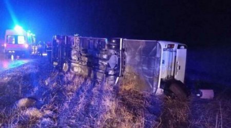 İranda avtobus aşdı, ölənlər var