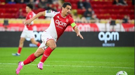 Cinsi zorakılıqda ittiham olunan futbolçu İranda OYNAYACAQ