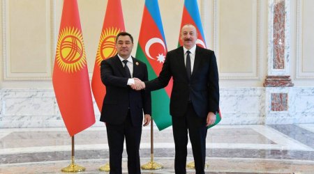 Sadır Japarov İlham Əliyevi TƏBRİK ETDİ