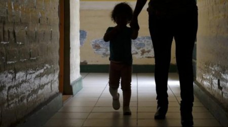 Günə bir uşaq ATILIR – Valideynlər övladlarından niyə İMTİNA edir?