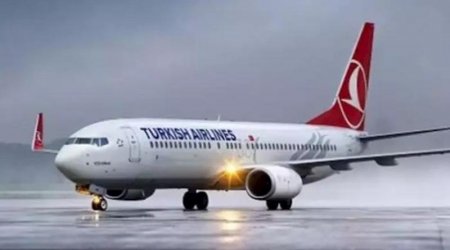 Türkiyəyə məxsus sərnişin təyyarəsini İLDIRIM VURDU - VİDEO