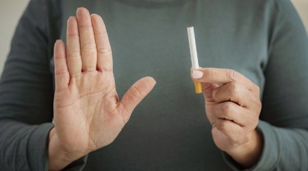 Siqaret çəkdiyinə görə oğlunu döyən ataya HÖKM OXUNDU