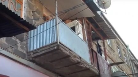 Bu binadan VAHİMƏLİ səslər gəlir – Sakinlər QORXU İÇİNDƏ – VİDEO